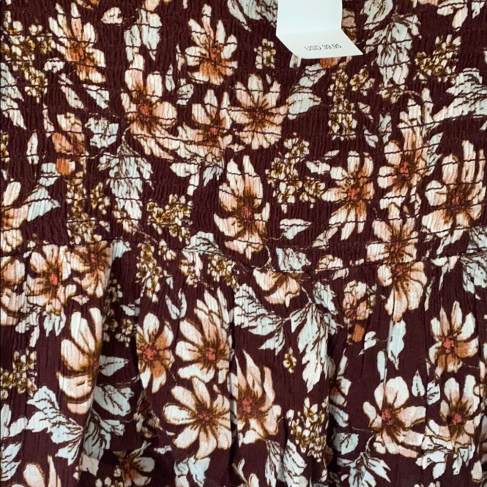🔥NWT American Eagle smocked top🔥 - Picture 3 of 4